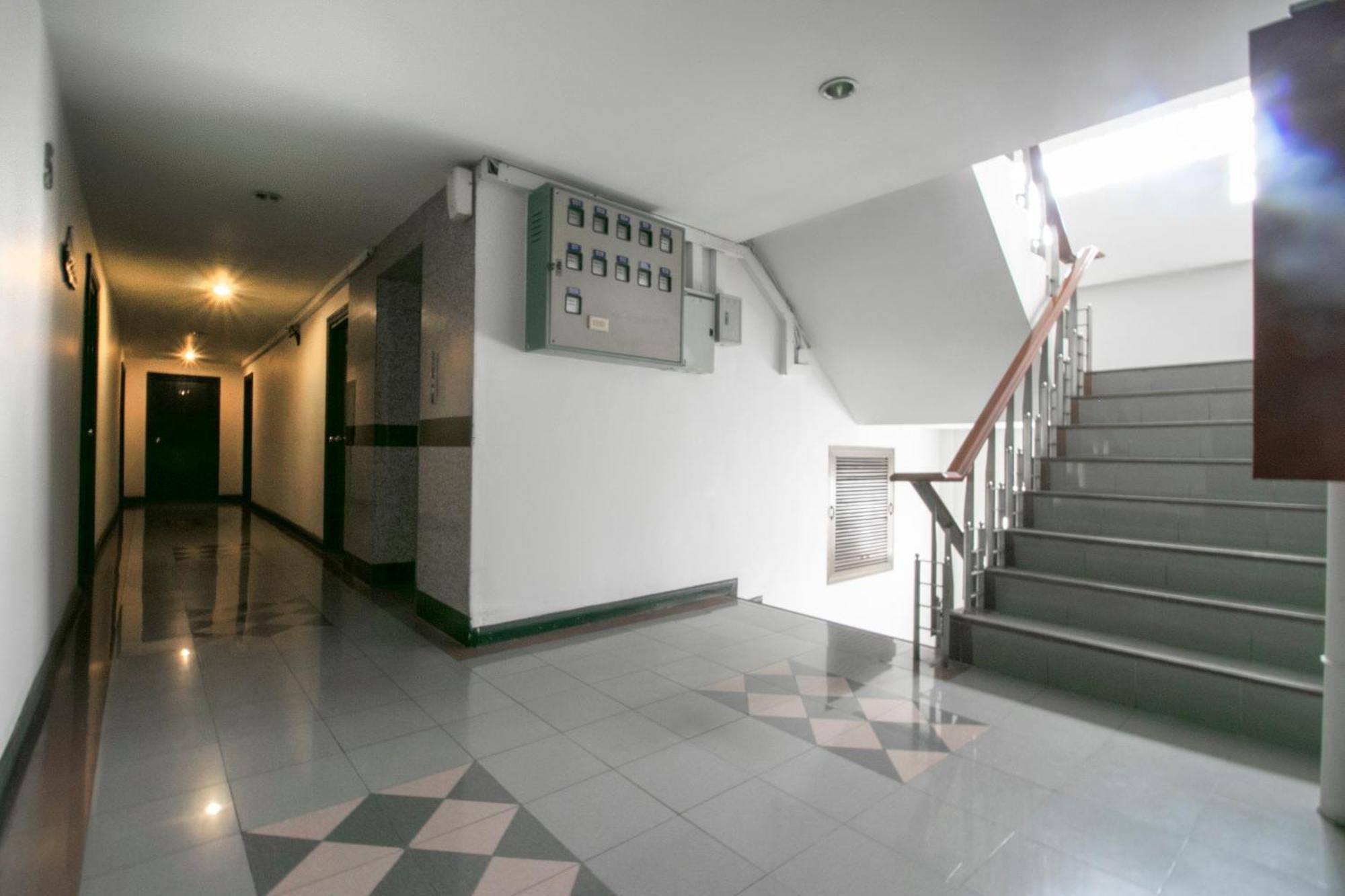 OYO 75385 Hotel Win Long Bangkok Buitenkant foto