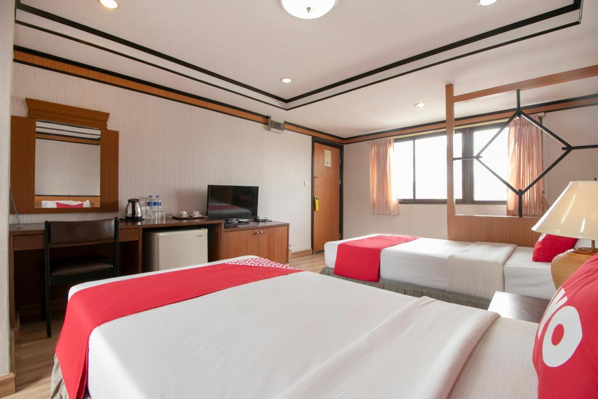 OYO 75385 Hotel Win Long Bangkok Buitenkant foto